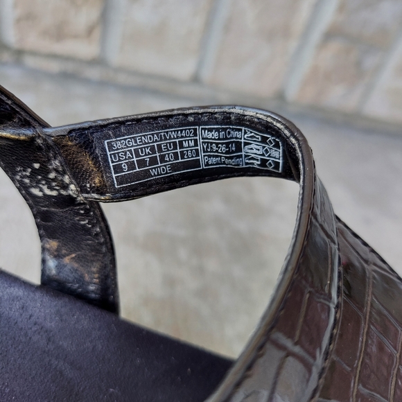 Vionic sandals women's😃😃😃 Size 9 wide - Picture 4 of 8